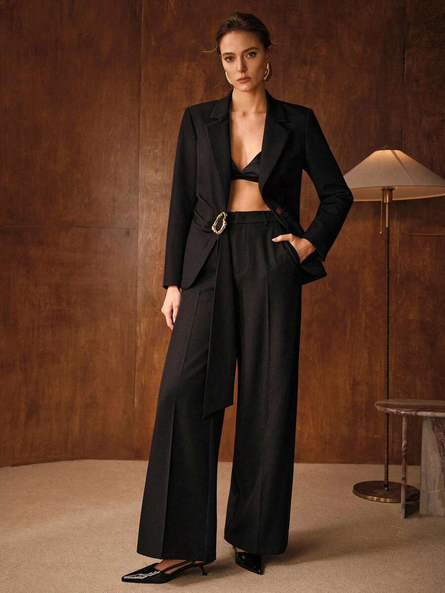 Blazer feminino moderno estruturado com caimento ajustado premium