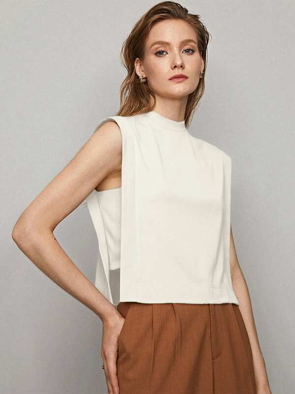 Blusa Cropped Feminina Estruturada com Recorte Lateral - Cores Preto - Branco - Coleção Entre Estações - Boutique do Encanto