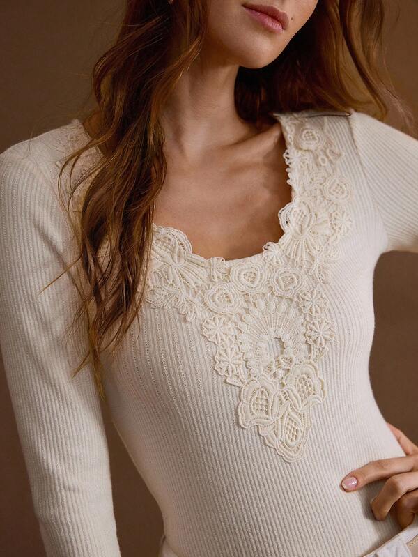 Blusa Feminina Canelada com Mangas Longa – Detalhe de Renda Frontal -Coleção Romantic Knit Inverno | Boutique do Encanto