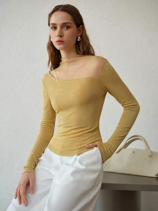 Blusa Feminina Dourada Malha Premium Slim Fit Gola Alta Recorte Assimétrico - Coleção Entre Estações - Boutique do Encanto Blusas