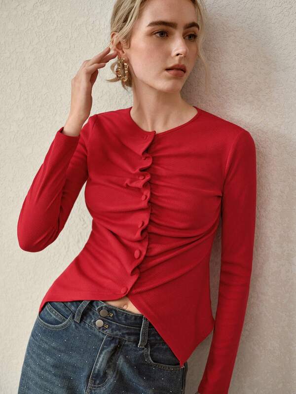 Blusa Feminina Vermelha Assimétrica em Malha Premium - Manga Longa, Drapeada com Botões, Slim Fit - Boutique do Encanto Blusas