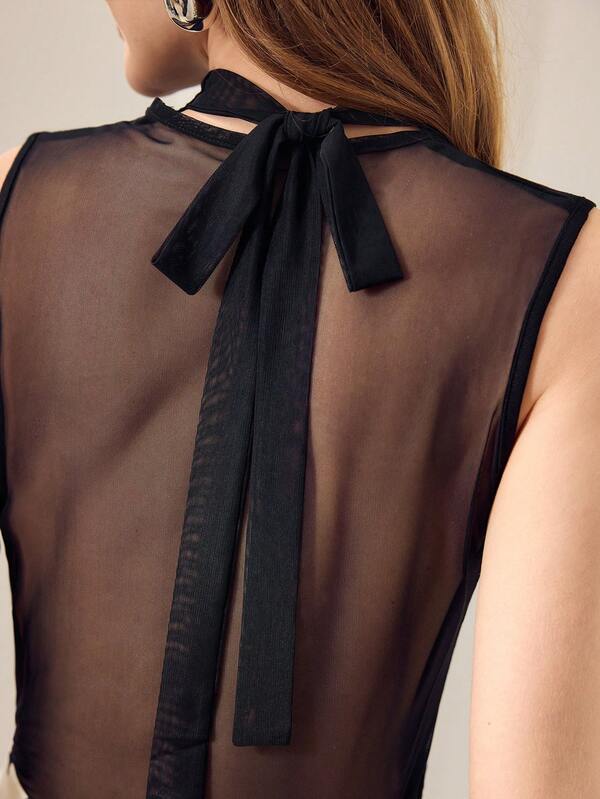 Blusa Regata Feminina - Cor Preta - Costas Transparência - Slim - Coleção Entre Estações - Boutique do Encanto