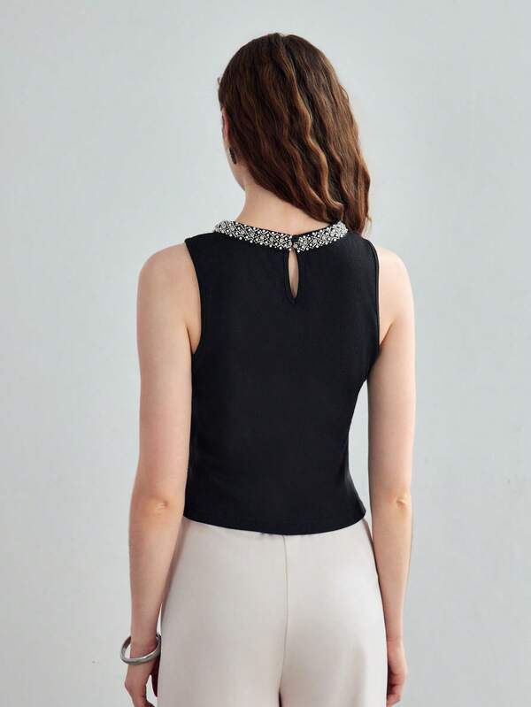 Blusa Regata Feminina Cor Preta Slim Tecido Algodão Prime Canelado Detalhe Bordado no Decote - Coleção Entre Estações - Boutique do Encanto