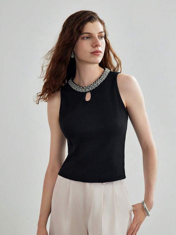 Blusa Regata Feminina Cor Preta Slim Tecido Algodão Prime Canelado Detalhe Bordado no Decote - Coleção Entre Estações - Boutique do Encanto