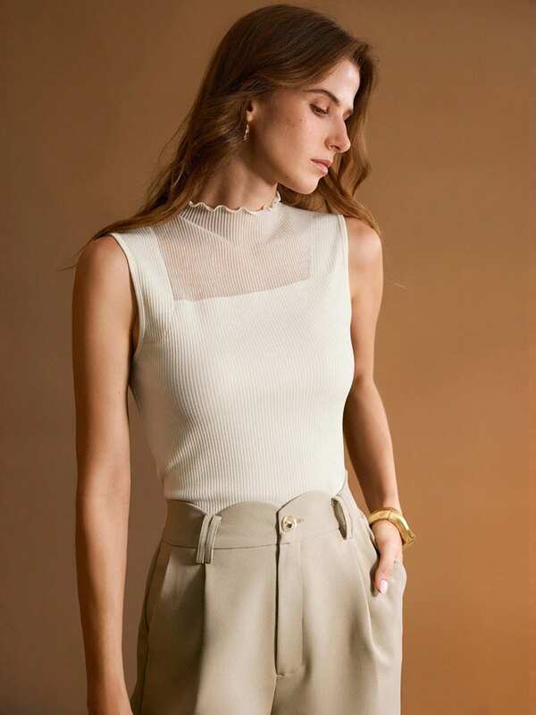 Blusa Regata Feminina Cores Preto Branco - Elegante - Básica - Detalhe Gola - Coleção Entre Estações - Boutique do Encanto