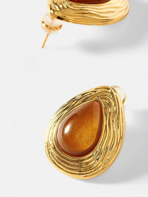 Brinco Feminino Aço Inox Banhado a Ouro 18K com Pedra Olho de Tigre – Design Geométrico Luxo