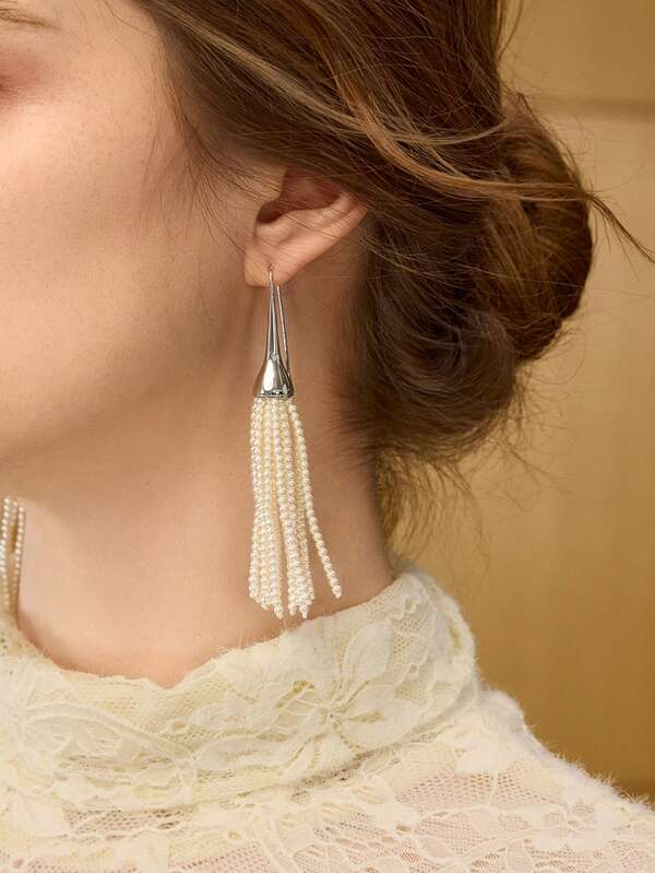 Brinco Feminino com Borla de Pérola - Elegância Atemporal com Movimento Delicado - Semi Joia Fashion Premium - Boutique do Encanto Brincos