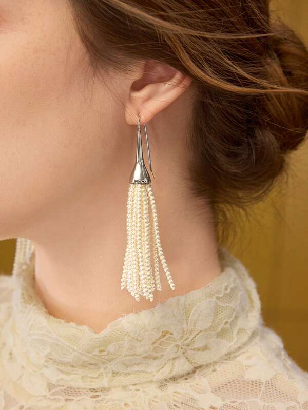 Brinco Feminino com Borla de Pérola - Elegância Atemporal com Movimento Delicado - Semi Joia Fashion Premium - Boutique do Encanto Brincos