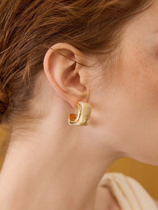 Brinco Fminino de Resina Geométrico Aço Inox Banhado a Ouro 18 K - Semi Joia Fashion Premium - Boutique do Encanto Brincos