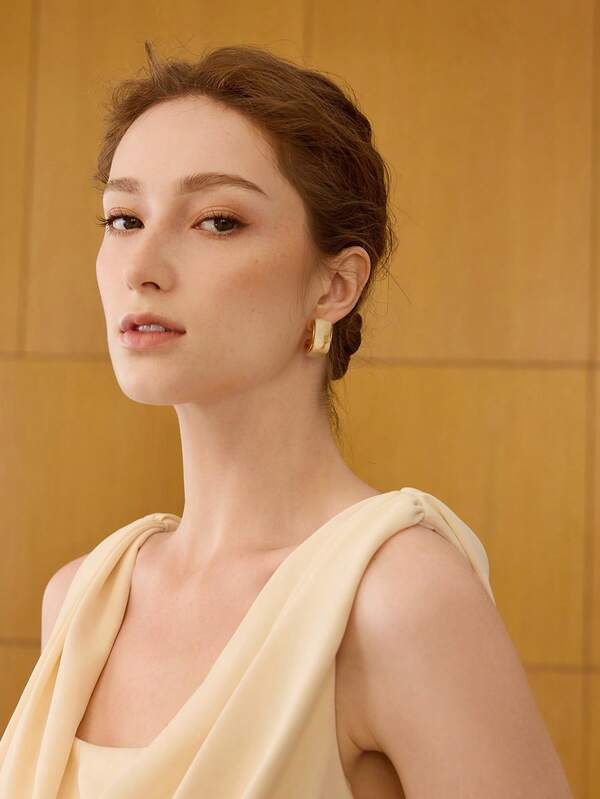 Brinco Fminino de Resina Geométrico Aço Inox Banhado a Ouro 18 K - Semi Joia Fashion Premium - Boutique do Encanto Brincos