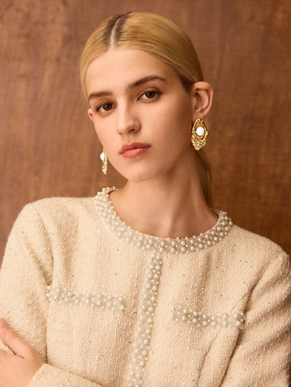 Brincos Femininos Pendentes Texturizados com Pérola - Golden Pearl Statement - Boutique do Encanto Brincos