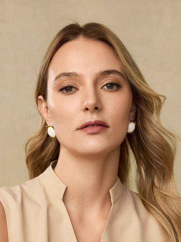 Brincos Femininos Quadrados com Pérola Central Dourado Banho 18 K -Pearl Frame Collection - Boutique do Encanto Brincos