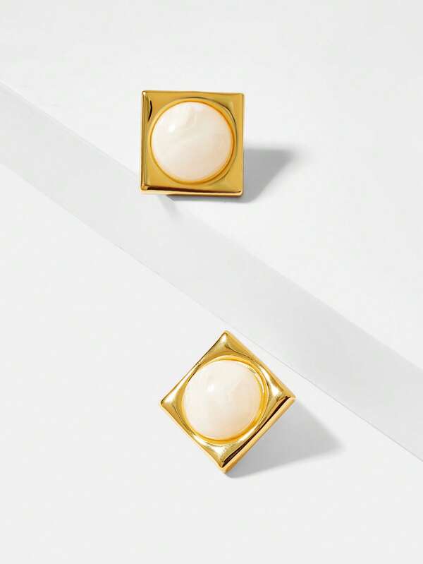 Brincos Femininos Quadrados com Pérola Central Dourado Banho 18 K -Pearl Frame Collection - Boutique do Encanto Brincos