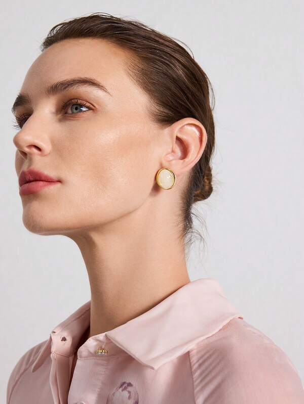 Brincos Femininos Quadrados com Pérola Oval Central com Moldura Dourada Banhada a 18 K - Soft Pearl Collection - Boutique do Encanto Brincos