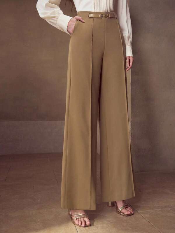 Calça Social Feminina Perna Larga com Pregas e Detalhe Metálico - Alfaiataria Premium - Cores Caqui e Offwhite - Boutique do Encanto Calças