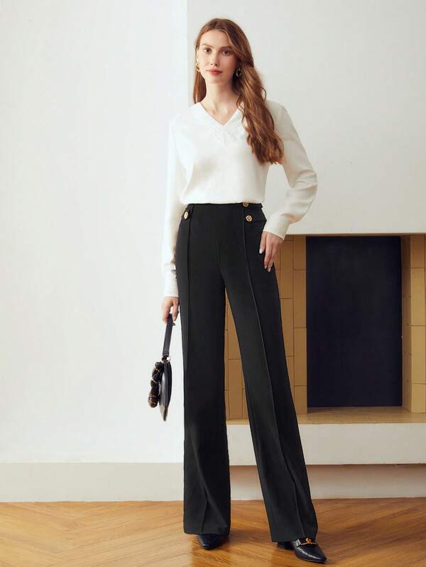 Calça de Alfaiataria Feminina Flared Cor Preto - Cintura Natural com detalhe de Botão - Outono Elegante - Boutique do Encanto Calças