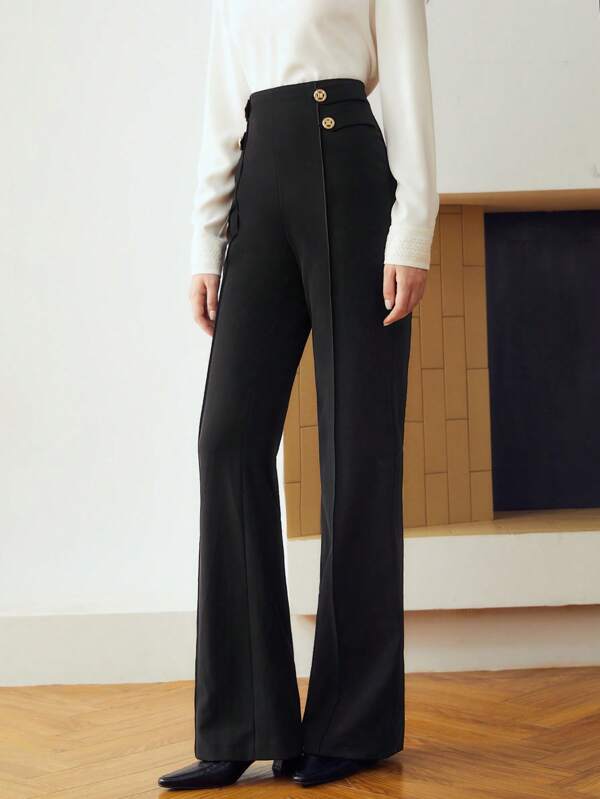 Calça de Alfaiataria Feminina Flared Cor Preto - Cintura Natural com detalhe de Botão - Outono Elegante - Boutique do Encanto Calças