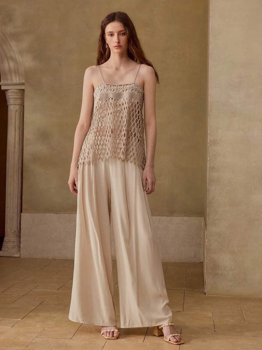 Conjunto feminino Bege com top vazado e calça pantalona – Boutique do Encanto