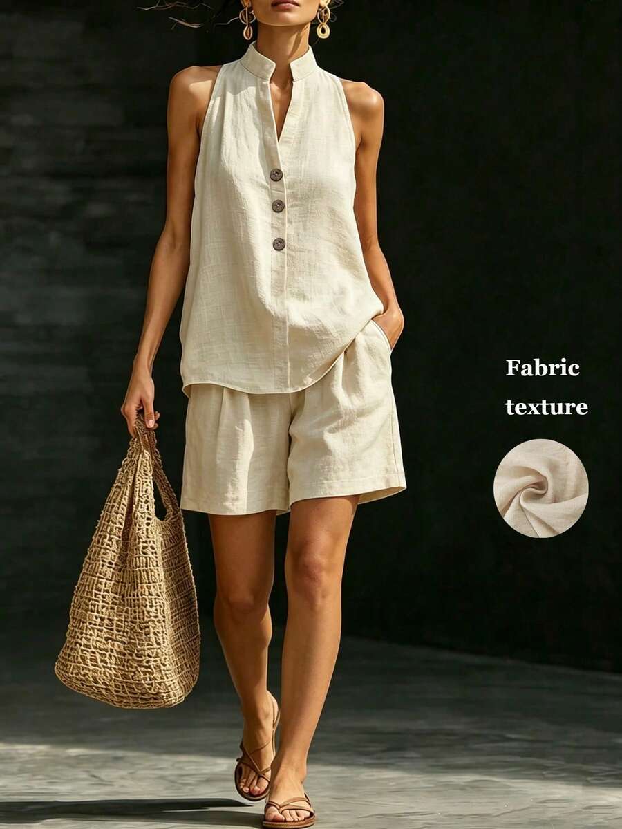 Conjunto feminino casual com blusa de botões e shorts curto