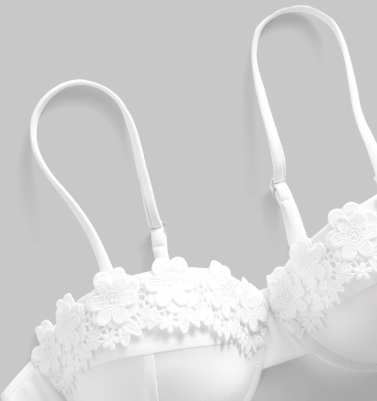 Detalhe do top estruturado Branco com enchimento não removível