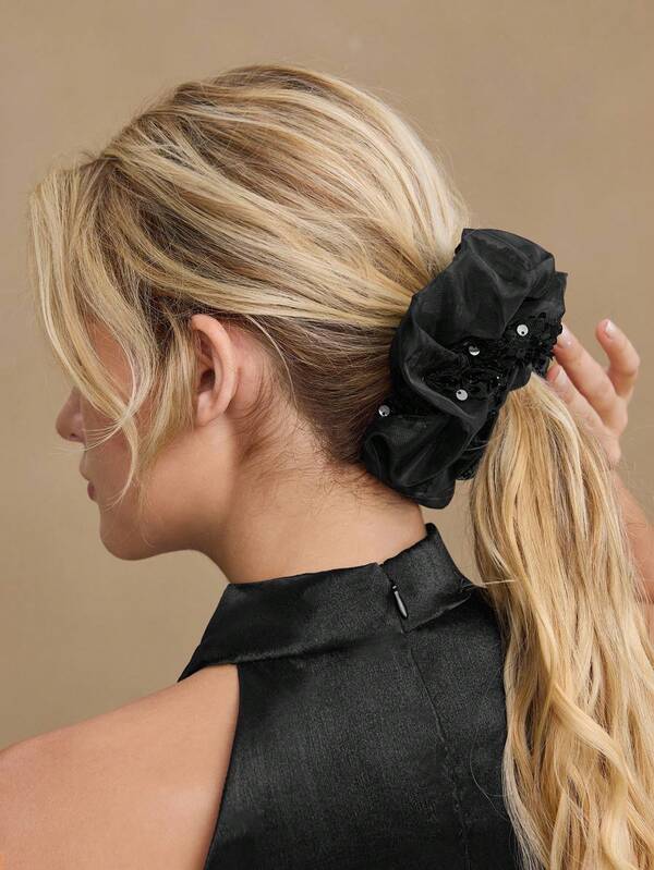 Laço Premium de Cabelo - Scrunchie de Tule Preto com Lantejoulas Bordadas - Coleção Glam - Boutique do Encanto