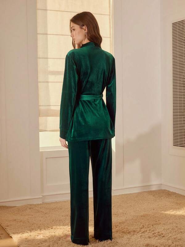 Pijama Feminino Veludo Luxo com Cinto - Conjunto Longo Verde Escuro - Íntimos & Conforto Boutique do Encanto