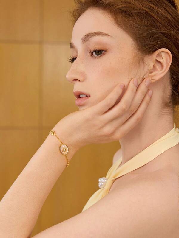 Pulseira Femina Estrela do Mar Dourada em Aço Inox Banhada a Ouro 18 K - Semi Joia Fashion Premium - Boutique do Encanto Pulseiras