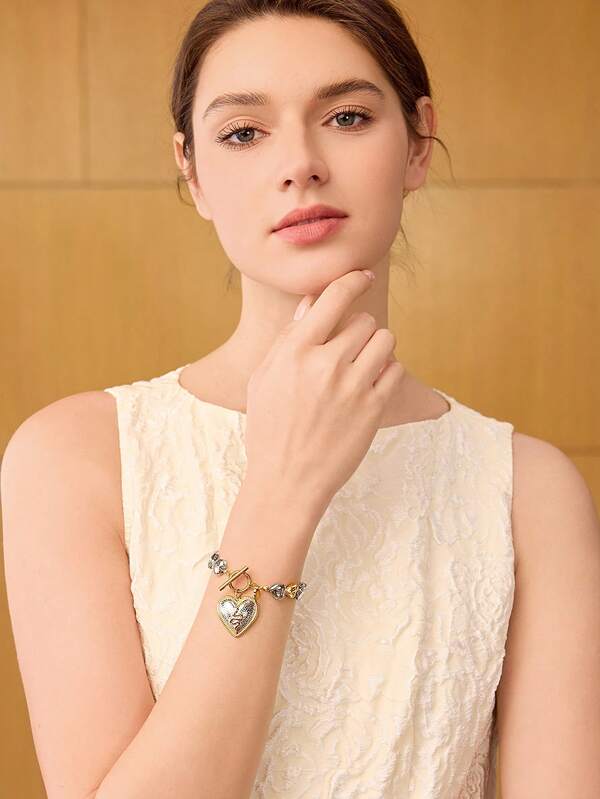 Pulseira Feminina de Corações em Aço Inox com Pingente Serpente Banhada a Ouro 18 K -Semi Joia Premium Fashion - Boutique do Encanto Pulseiras