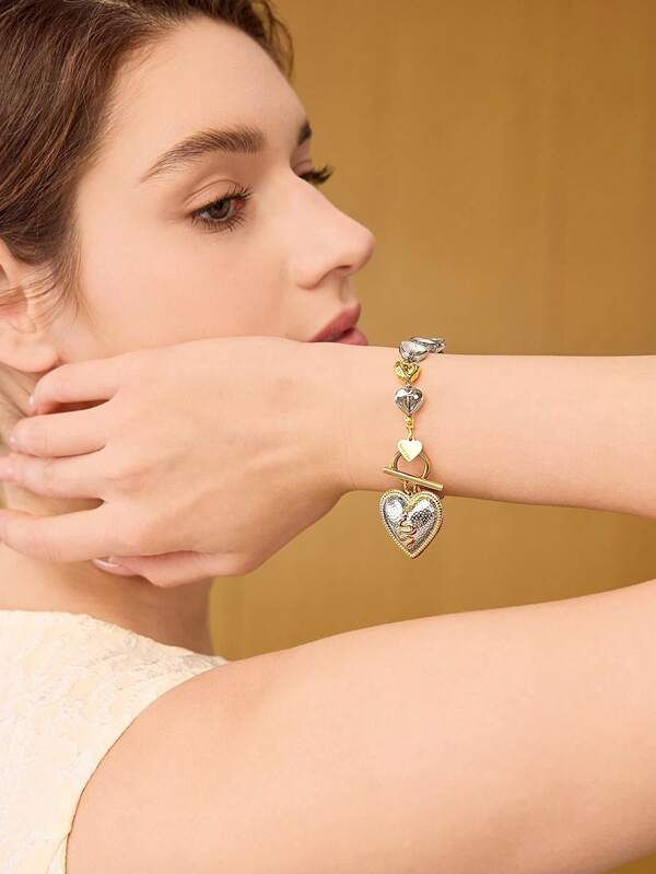 Pulseira Feminina de Corações em Aço Inox com Pingente Serpente Banhada a Ouro 18 K -Semi Joia Premium Fashion - Boutique do Encanto Pulseiras