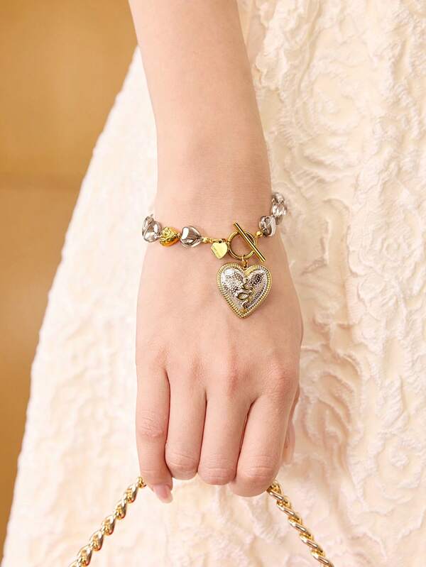 Pulseira Feminina de Corações em Aço Inox com Pingente Serpente Banhada a Ouro 18 K -Semi Joia Premium Fashion - Boutique do Encanto Pulseiras