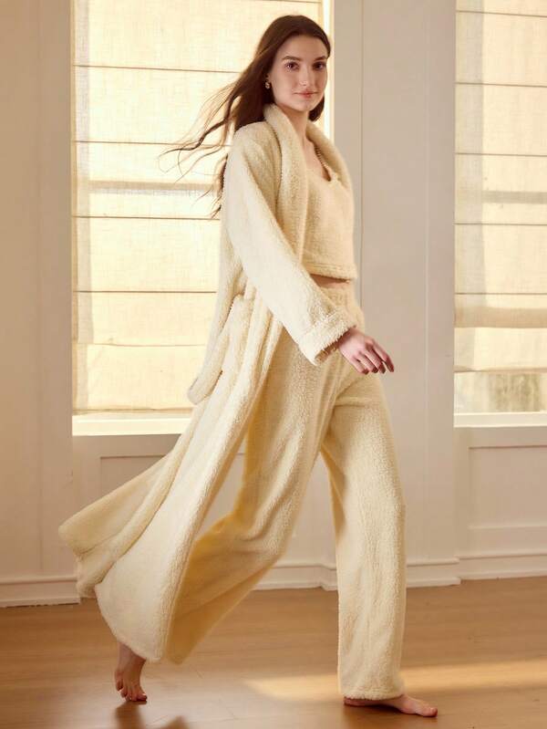 Roupão Feminino Longo Plush com Gola Xale Cor Damasco - Toque Macio - Íntimos & Conforto Boutique do Encanto