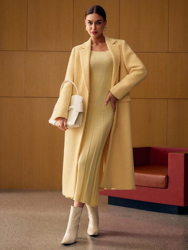 Vestido Midi Tricot Decote Canoa com Corte Diagonal – Premium