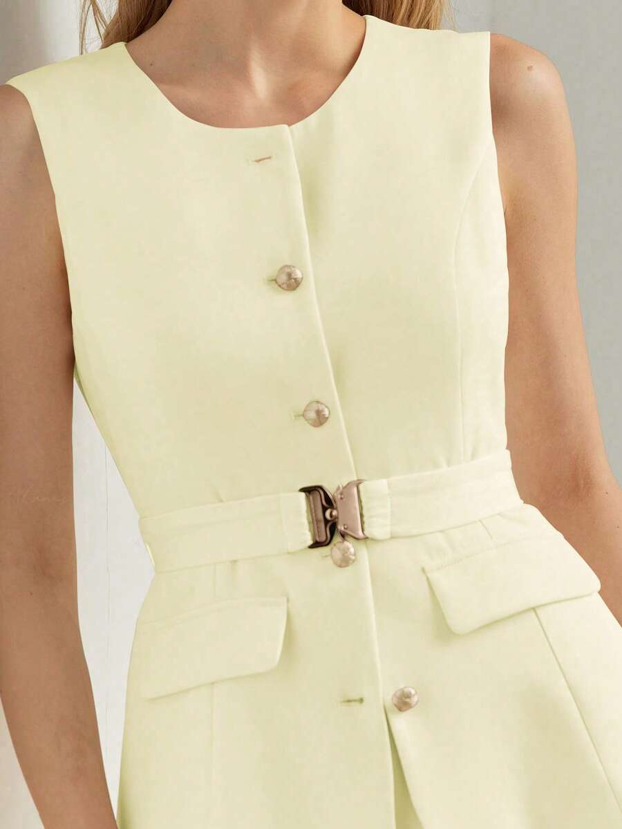 Vestido feminino Baunilha Pastel elegante com saia evasê e cintura marcada
