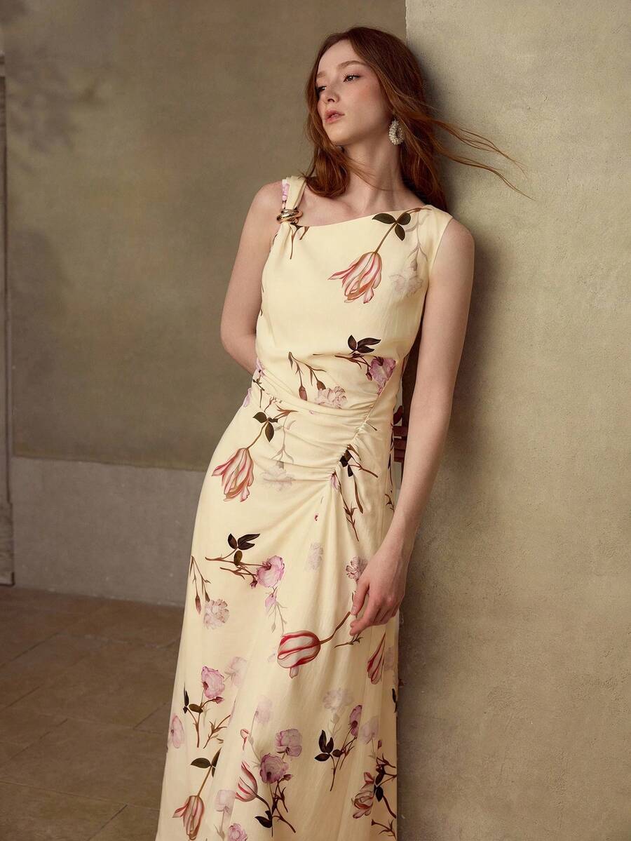 Vestido feminino Primavera Verão em viscose com linho e estampa botânica.