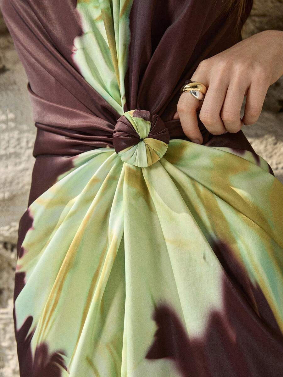 Vestido Feminino Longo Frente Única com Estampa Botânica e Nó – Castanho | Primavera/Verão 27