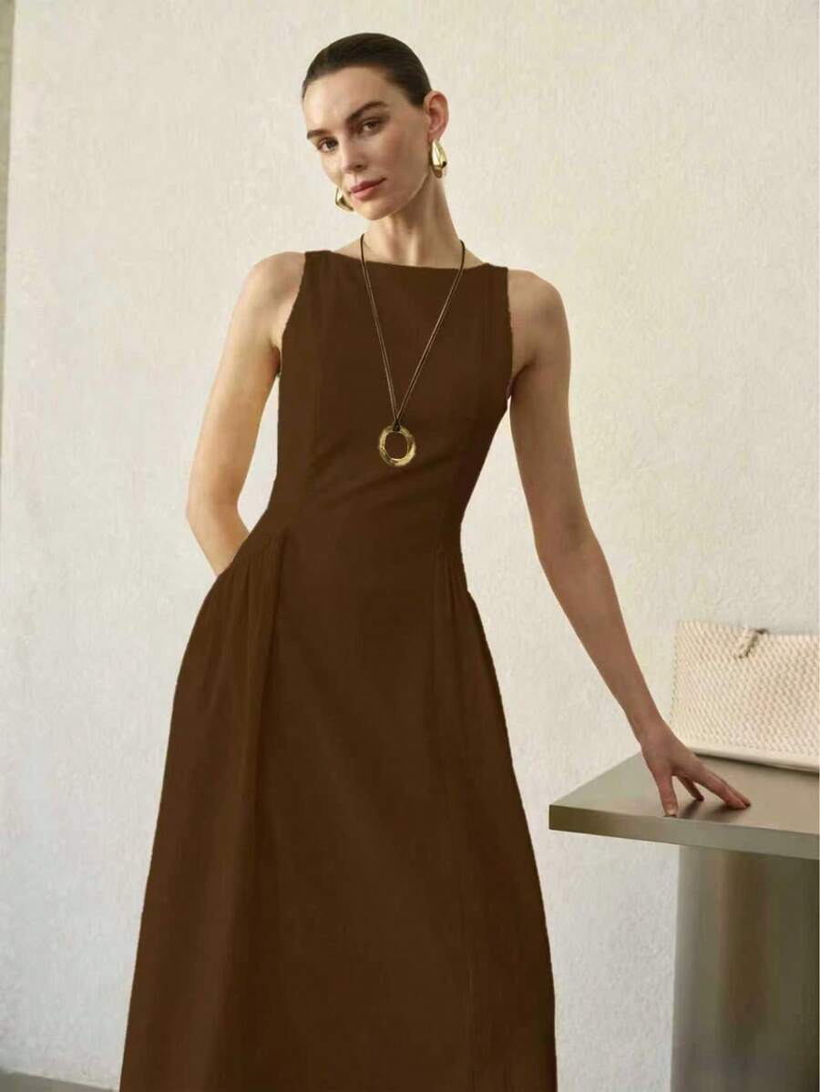 Vestido feminino midi castanho sem mangas com saia em A
