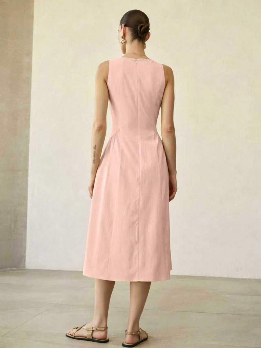 Vestido feminino midi evasê rosa suave com cintura alta