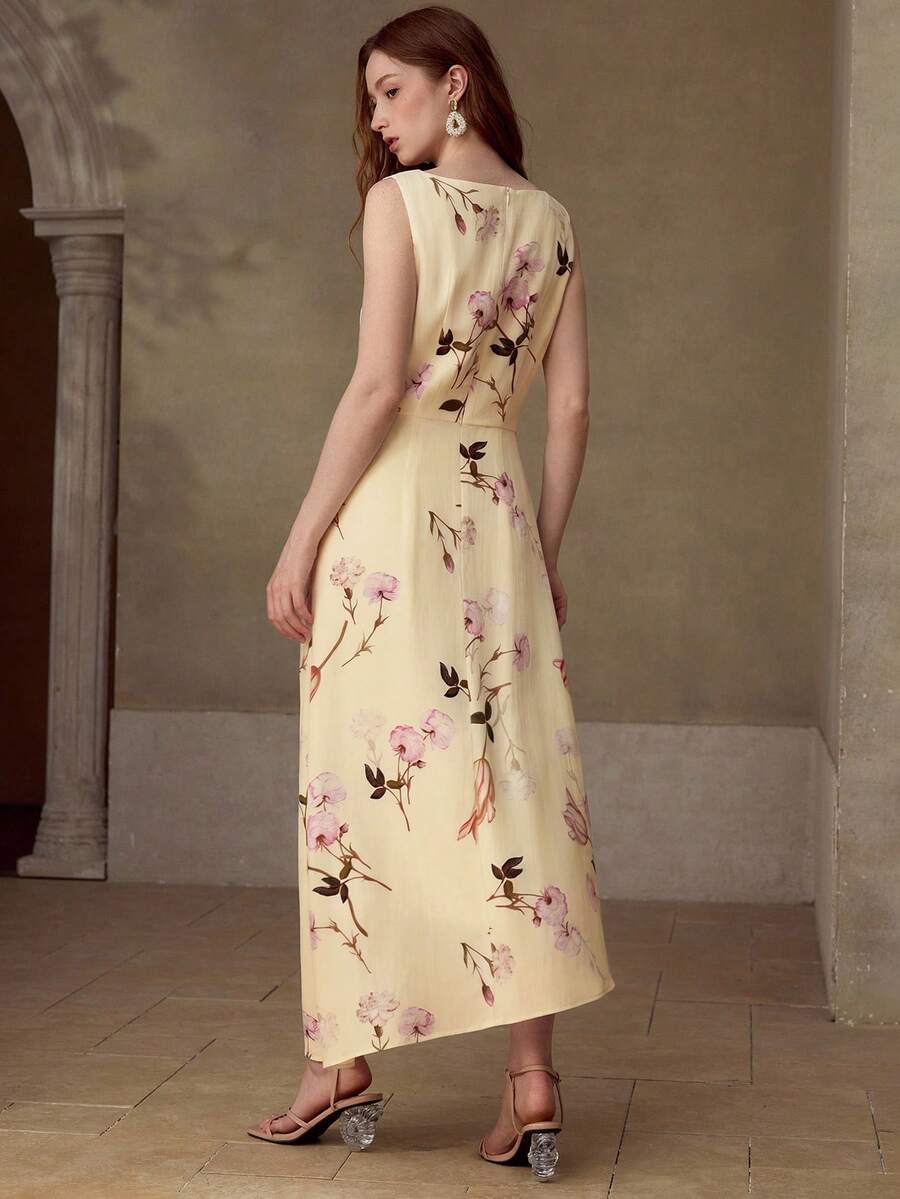 Vestido floral elegante com decote assimétrico para ocasiões especiais.