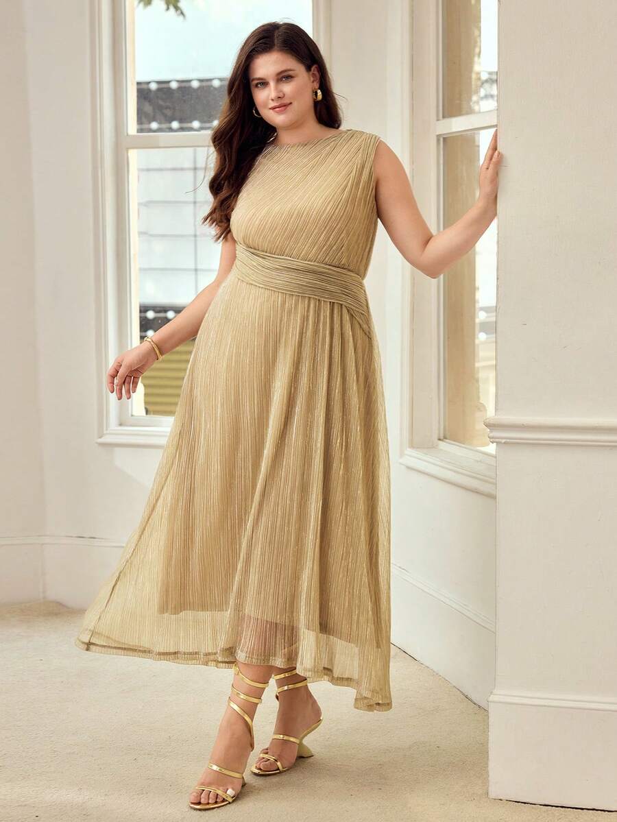 Vestido midi elegante Plus Size em Dourado Areia com modelagem em A.