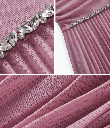 Vestido midi feminino Rosa Antigo com decote ombro a ombro e saia plissada.