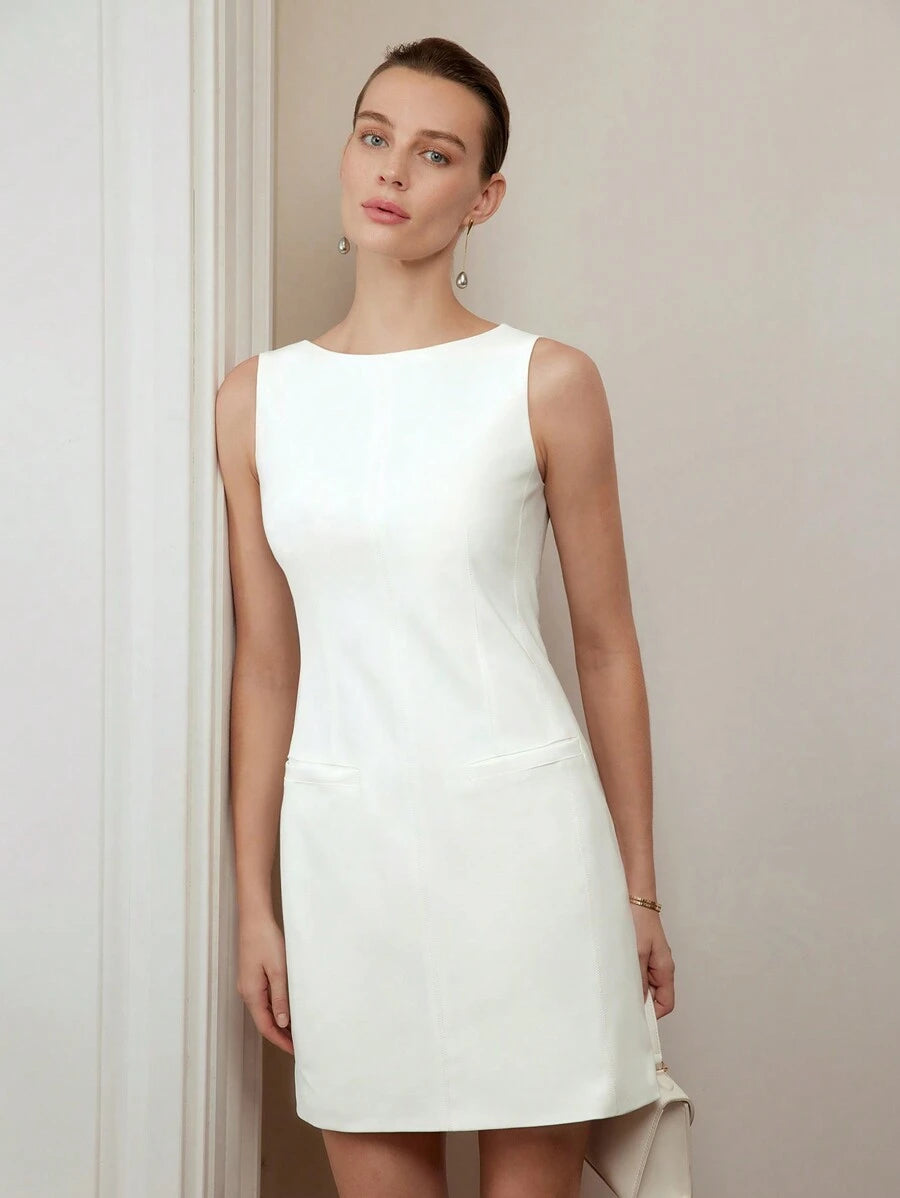 Vestido mini Off White feminino elegante com gola redonda e bolsos