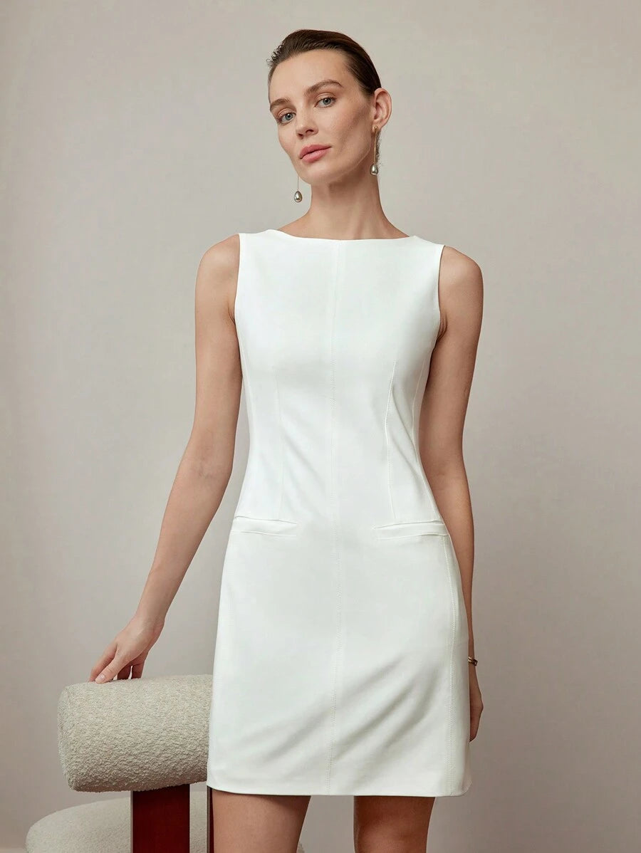 Vestido mini Off White feminino elegante com gola redonda e bolsos