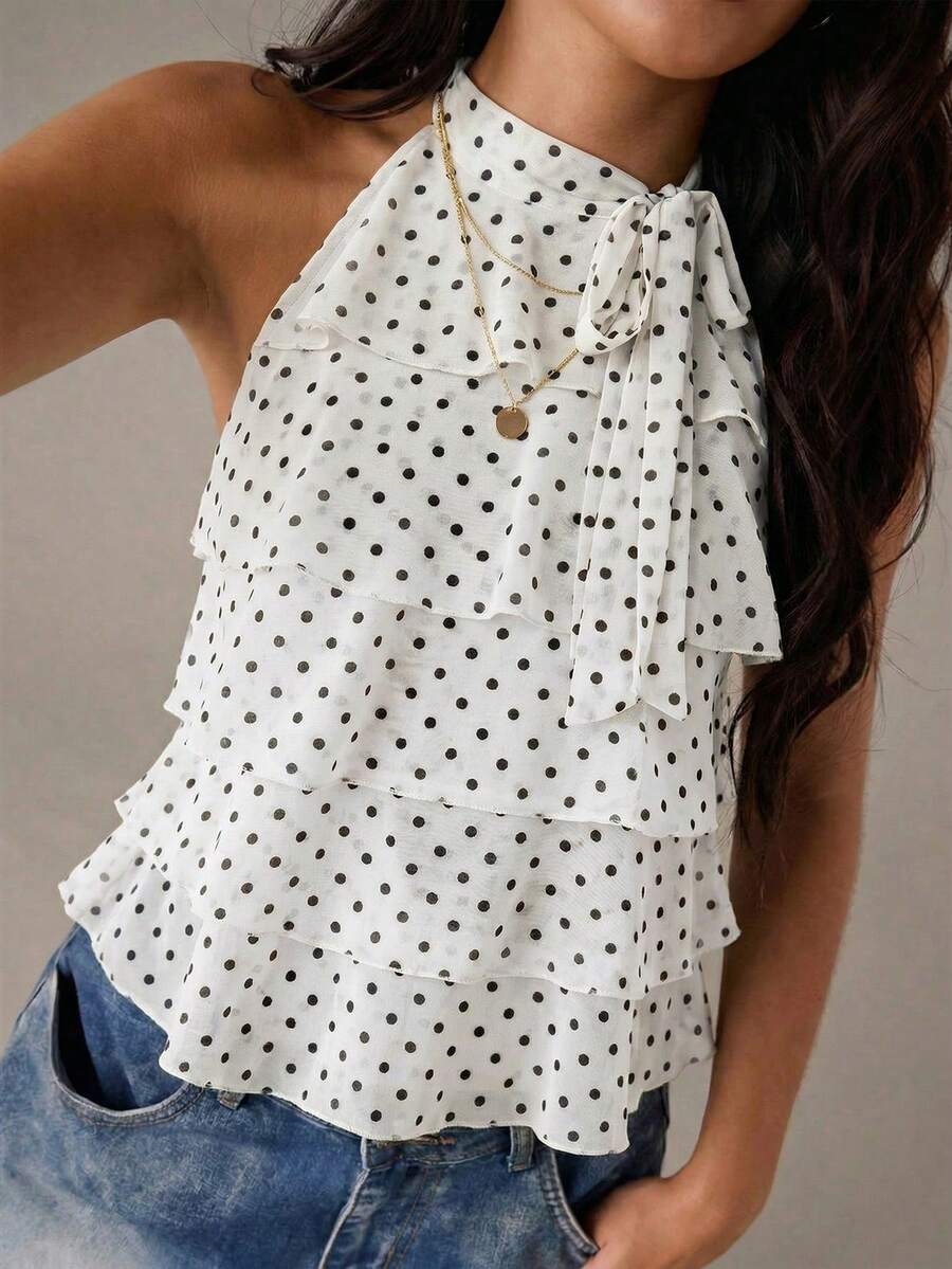blusa branca feminina com poá, babados e amarração no pescoço