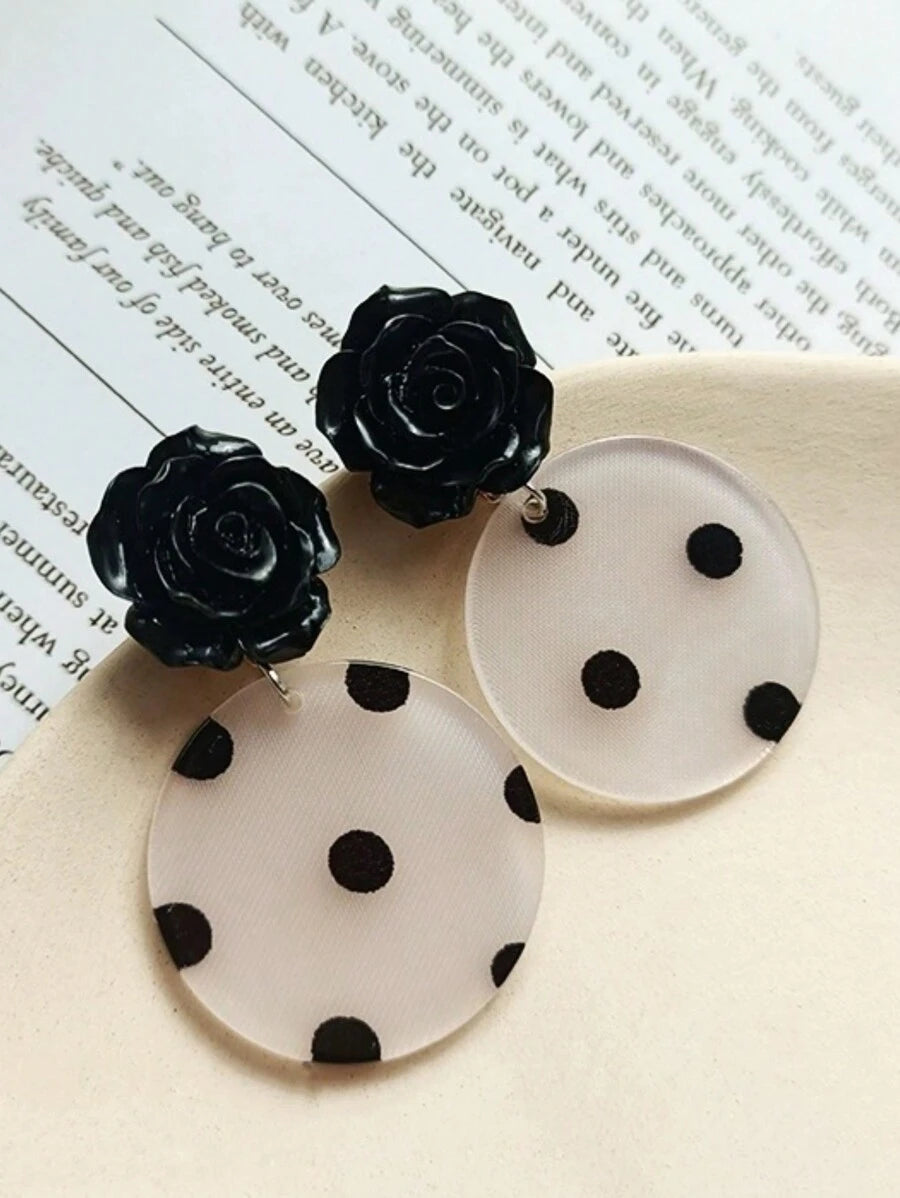 Brincos Retrô Hepburn - Design com Rosas Pretas