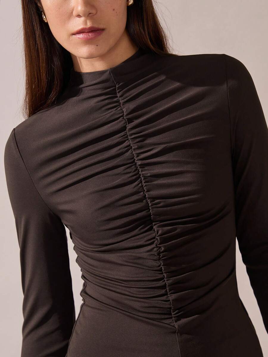 Blusa Feminina Gola Alta Plissada Marrom – Manga Longa Slim Elegante - Boutique do Encanto