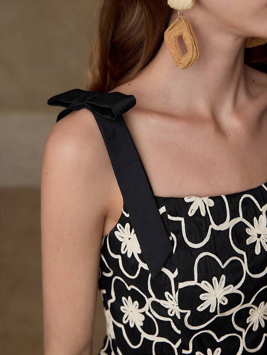 Regata Peplum Premium - Bordado Floral Elegante