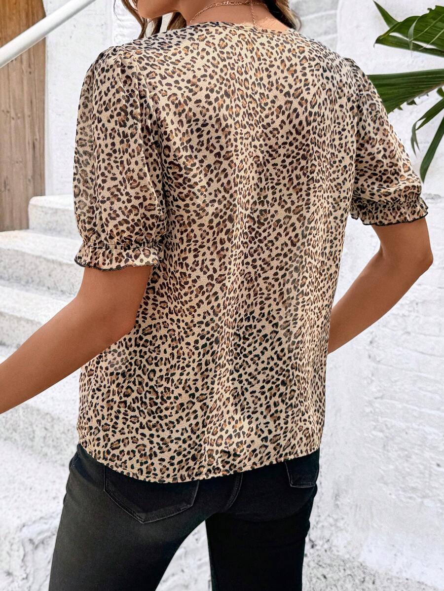 Blusa Casual Elegante - Gola de Renda e Acabamento Franzido