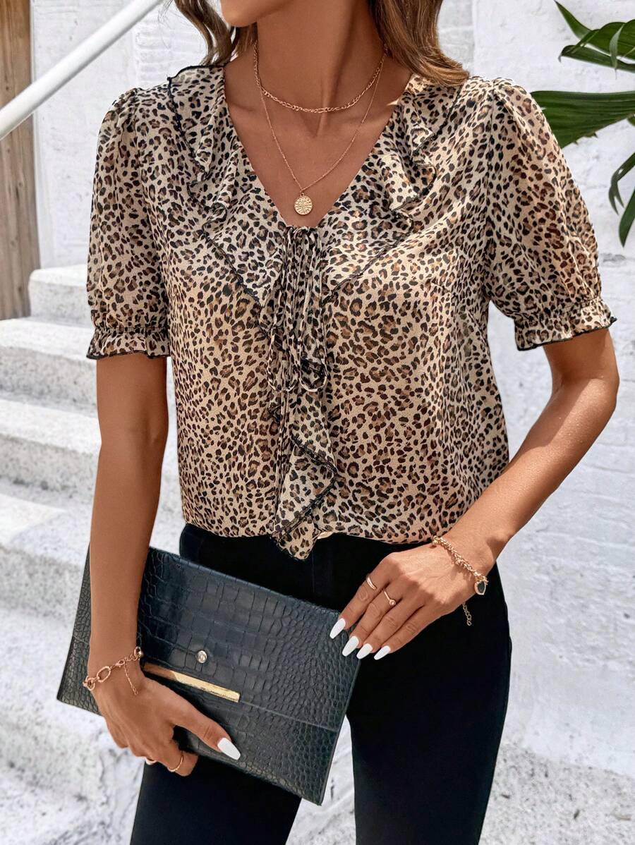 Blusa Casual Elegante - Gola de Renda e Acabamento Franzido