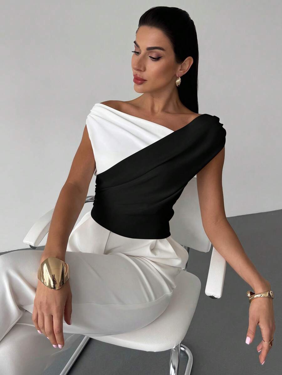Top Cropped Assimétrico - Design Elegante com Babados Contrastantes