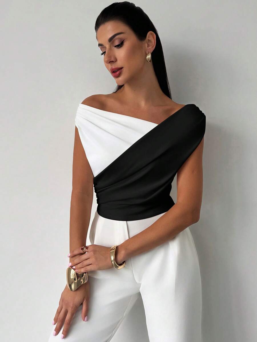 Top Cropped Assimétrico - Design Elegante com Babados Contrastantes